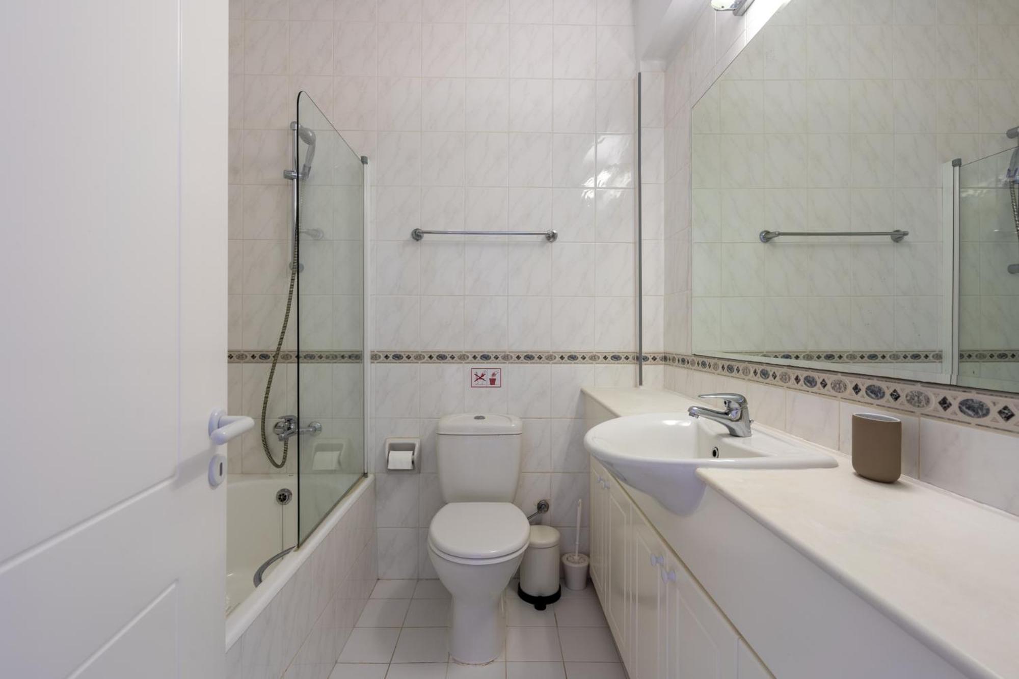 Tropical Paradise In Harbour Paphos, Central & Close To Beach Екстер'єр фото