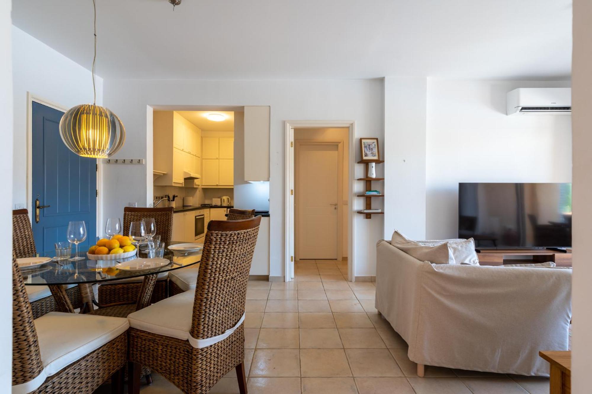 Tropical Paradise In Harbour Paphos, Central & Close To Beach Екстер'єр фото