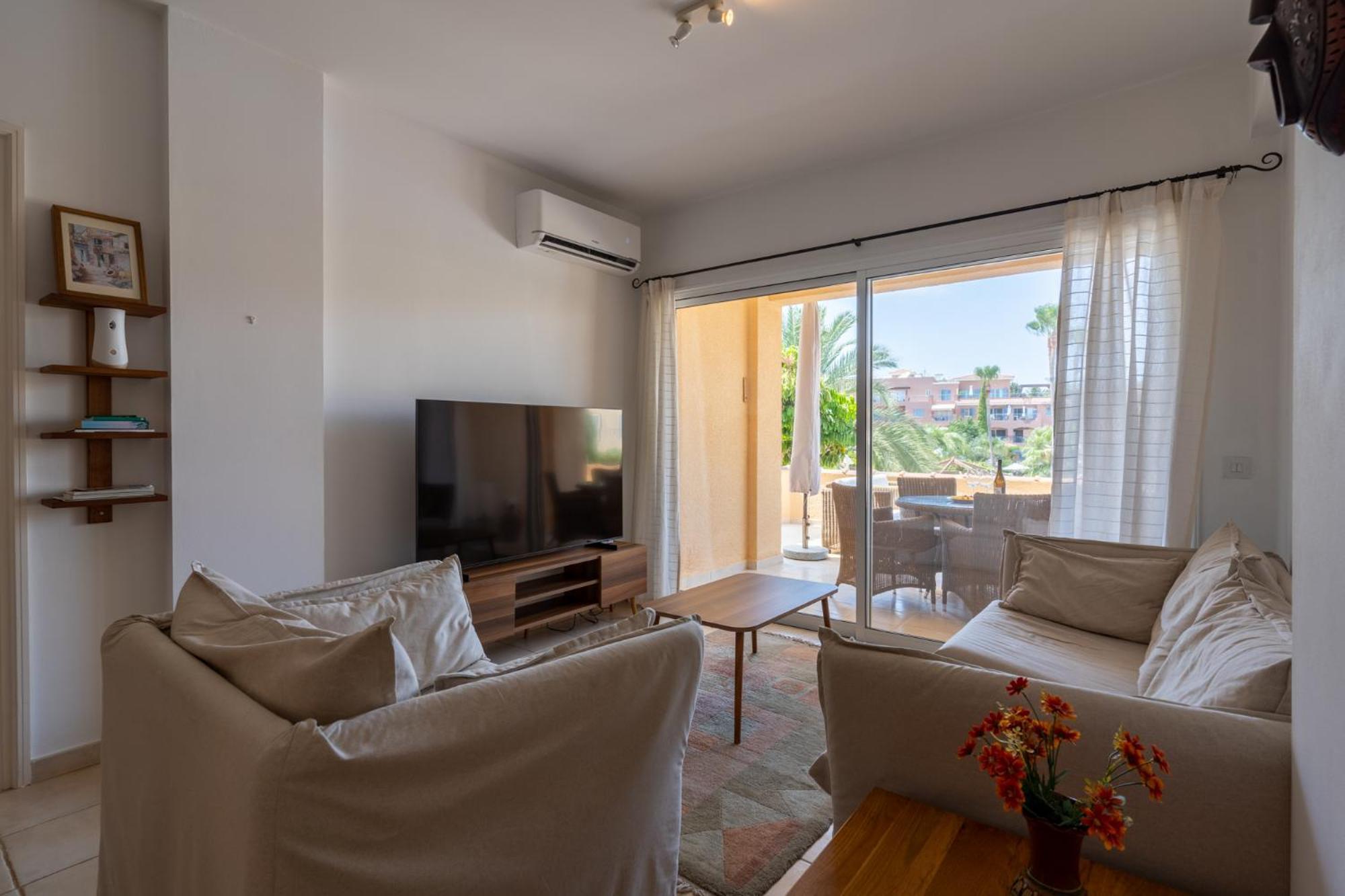 Tropical Paradise In Harbour Paphos, Central & Close To Beach Екстер'єр фото