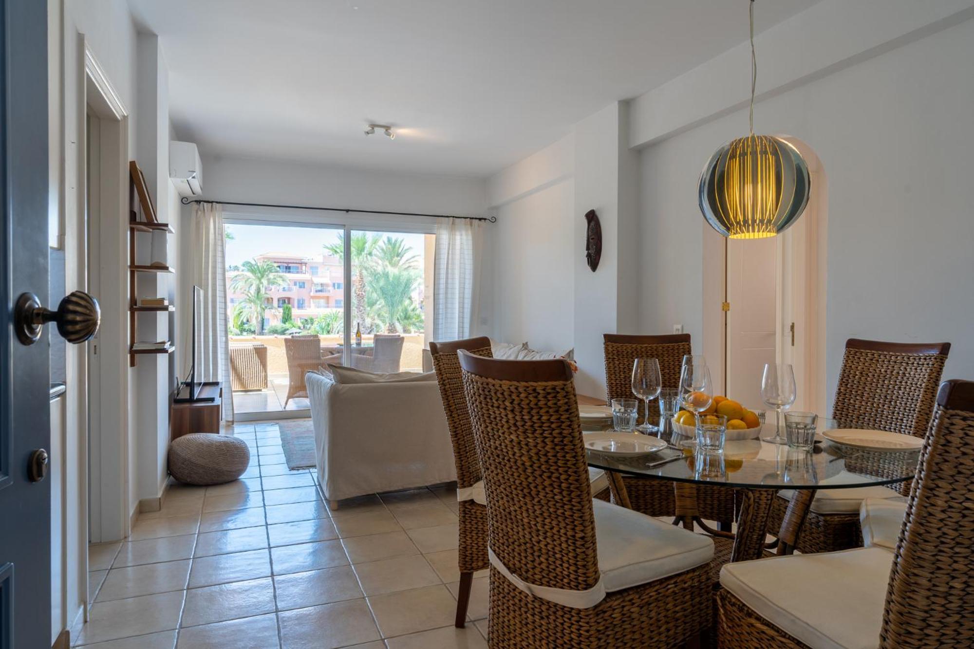 Tropical Paradise In Harbour Paphos, Central & Close To Beach Екстер'єр фото
